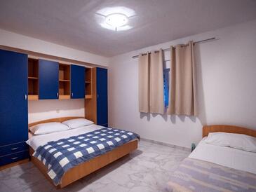 Appartements avec la piscine Kampor, Rab - 23600