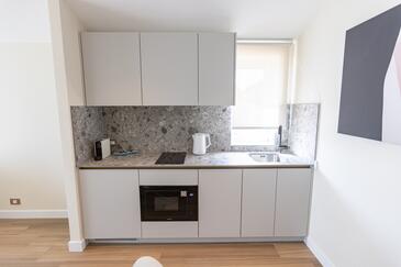 Leiligheter med basseng som passer for familier med barn Baska Voda, Makarska - 23601