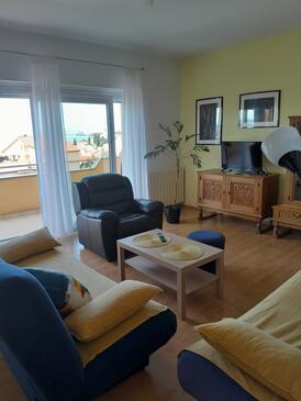 Apartmaji s parkingom Selce, Crikvenica - 2361