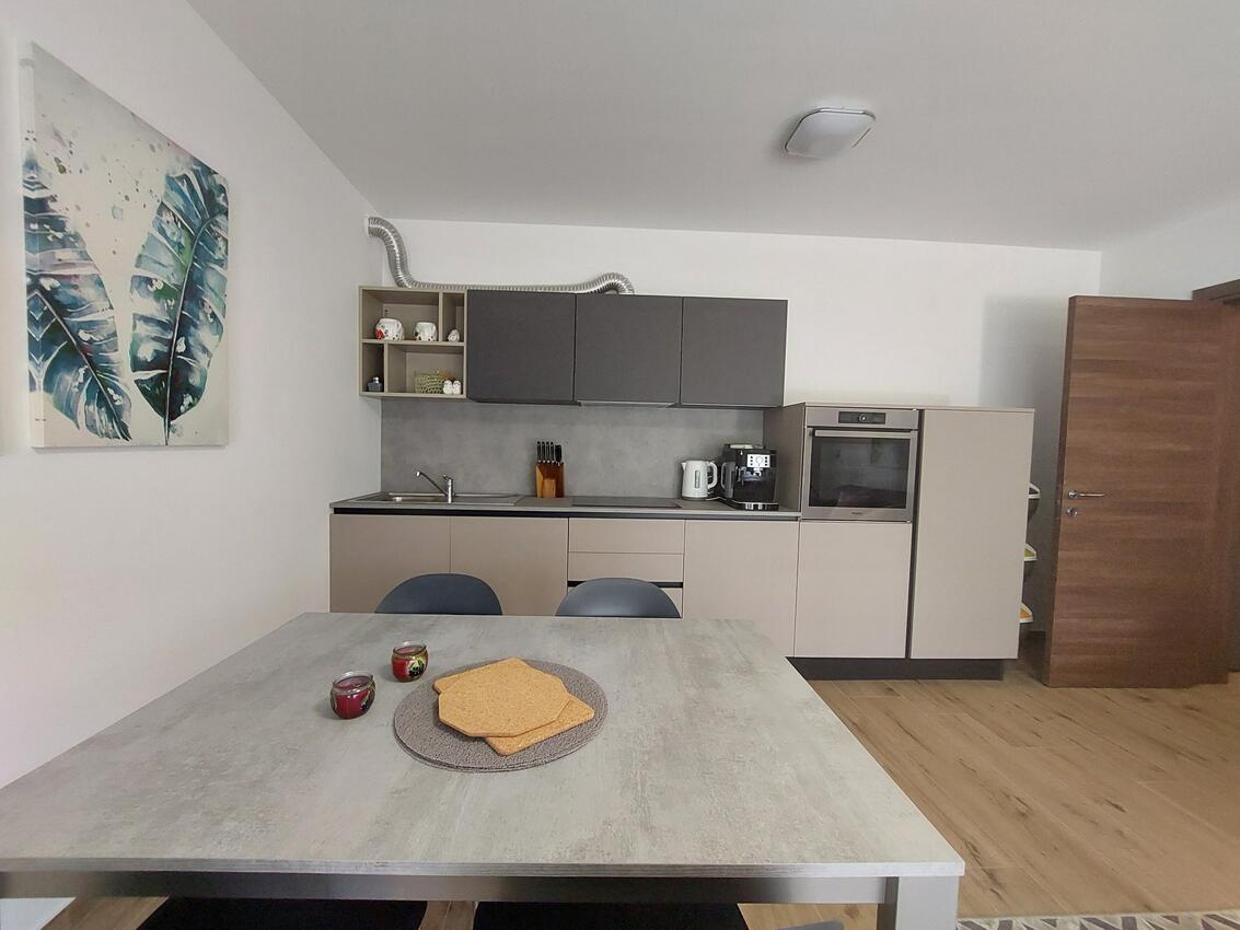 Appartamenti con parcheggio Veglia - Krk - 23610