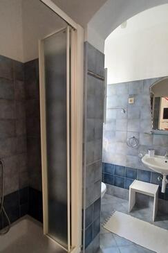 Studio-apartments Omiš, Central Dalmatia