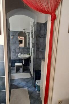 Studio-apartments Omiš, Central Dalmatia