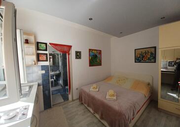 Studio-apartments Omiš, Central Dalmatia