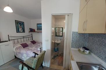 Studio-apartments Omiš, Central Dalmatia