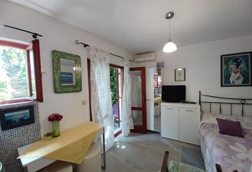 Studio-apartments Omiš, Central Dalmatia