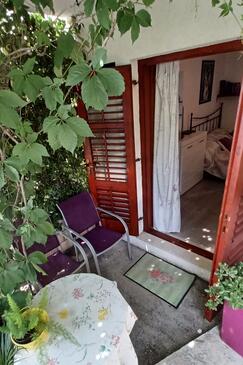 Studio-apartments Omiš, Central Dalmatia