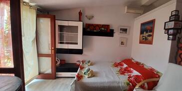 Studio-apartments Omiš, Central Dalmatia