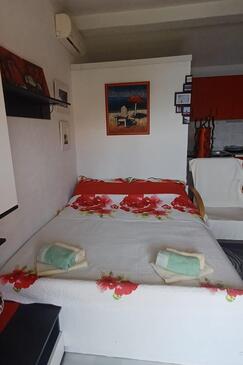 Studio-apartments Omiš, Central Dalmatia