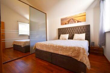 Apartmanok parkolóhellyel Klimno, Krk - 23615