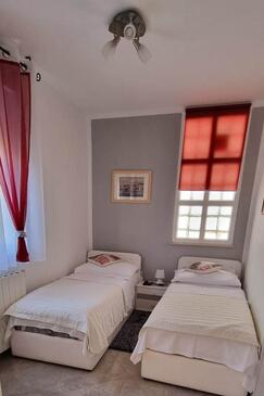 Apartments with parking space Baška, Krk - 23618