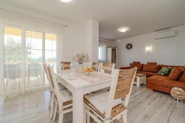 Four-bedroom house Ninski Stanovi, Zadar (K-23619)
