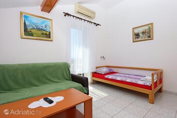 Appartamenti e camere con parcheggio Selce, Cirquenizza - Crikvenica - 2362