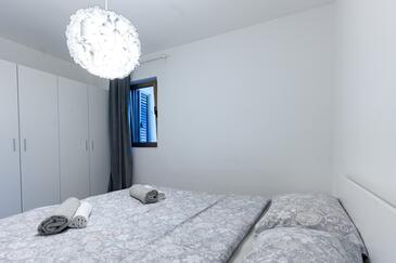 Apartamentos con parking Palit, Rab - 23622