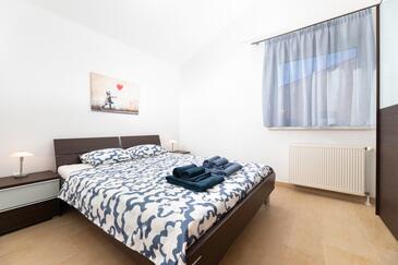 Apartmaji s parkingom Njivice, Krk - 23632