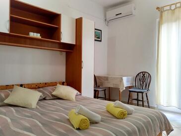 Apartmaji s parkingom Baška, Krk - 23634