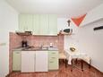 Privlaka, Kitchen in the studio-apartment, WiFi.