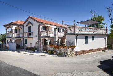 Privlaka, Zadar, Objekt 23640 - Ubytování s písčitou pláží.