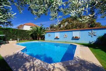 Family-friendly apartments with swimming pools Zadar - 23646 Adriatic.hr