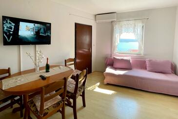 Crikvenica, Woonkamer in accommodatietype apartment, airconditioning beschikbaar en WiFi.