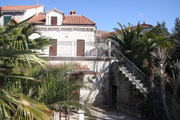 Sutivan, Brač, Alloggio 23655 - Casa vacanze vicino al mare con la spiaggia ghiaiosa.