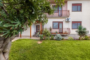 Valbandon, Fažana, Property 23659 - Apartments with pebble beach.