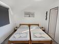 Plovanija, Bedroom in the studio-apartment, (pet friendly) and WiFi.