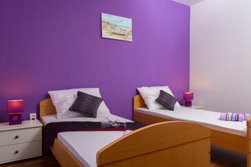 Ferienwohnungen mit Parkplatz Okrug Gornji, Ciovo - 23665