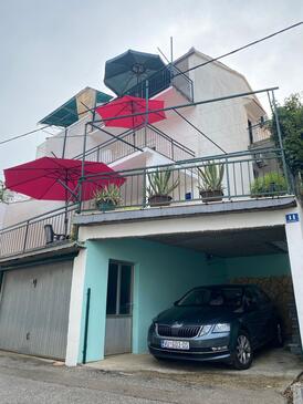 Marina, Trogir, Object 23667 - Appartementen blizu mora met een kiezelstrand.