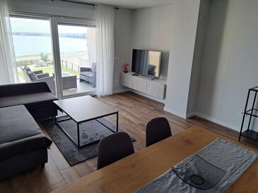Salon Nin, Salon dans l’hébergement en type apartment, climatisation disponible et WiFi.
