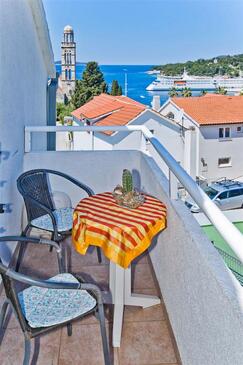 Apartments with parking space Hvar - 23674