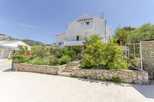 Apartmány s parkovištěm Hvar - 23674