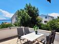 Krk, Terrasse dans l’hébergement en type apartment, avec la vue sur la mer et WiFi.