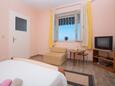 Podgora, Schlafzimmer 2 in folgender Unterkunftsart apartment, Haustiere erlaubt und WiFi.