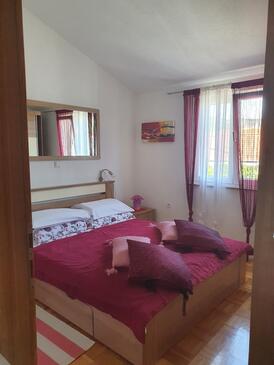 Apartments with parking space Tribunj, Vodice - 23680