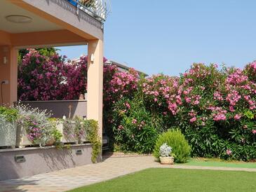 Apartments with parking space Tribunj, Vodice - 23680 Adriatic.hr