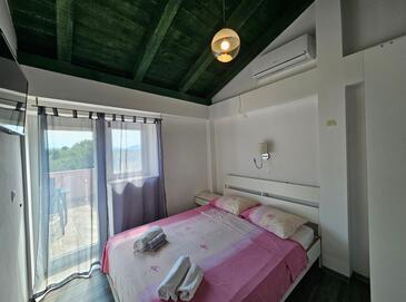 Family friendly house with a swimming pool Ljutići, Krk - 23686