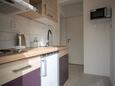 Vir, Cocina en alojamiento de tipo studio-apartment, WiFi.