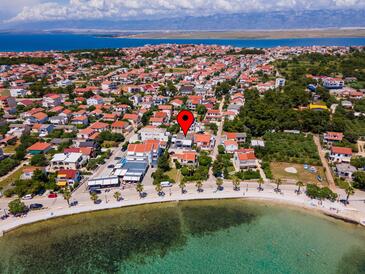 Vir, Vir, Objekt 23691 - Apartmani blizu mora sa šljunčanom plažom.