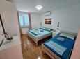 Zadar - Diklo, Bedroom 2 in the apartment, air condition available and WiFi.