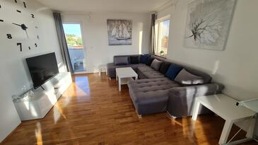 Zadar - Diklo, Sala de estar en alojamiento de tipo apartment, aire acondicionado disponible y WiFi.