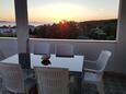 Zadar - Diklo, Terrace in the apartment, with a sea view and WiFi.