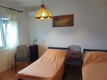 Apartmanok a tenger mellett Arbanija, Ciovo - 23717