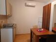 Tisno, Kitchen in the studio-apartment, WiFi.