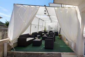 Apartmani uz more Tisno, Murter - 23720