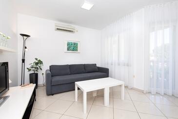 Baška, Wohnzimmer in folgender Unterkunftsart apartment, Klimaanlage vorhanden und WiFi.