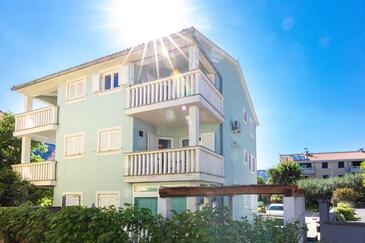 Baška, Krk, Szálláshely 23726 - Apartmanok kavicsos stranddal.