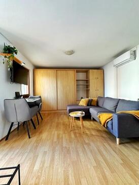 Ogulin, Camera di soggiorno nell'alloggi del tipo apartment, condizionatore disponibile, animali domestici ammessi e WiFi.