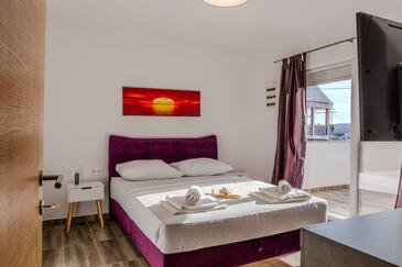 Ház családok részére medencével Posedarje, Novigrad - 23728