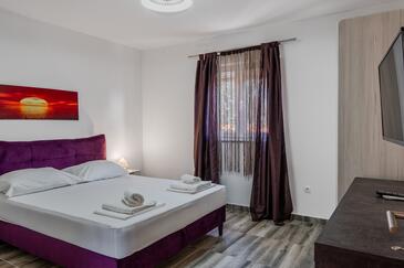 Ház családok részére medencével Posedarje, Novigrad - 23728