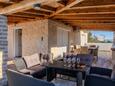 Posedarje, Terrasse dans l’hébergement en type house, avec la vue sur la mer et WiFi.